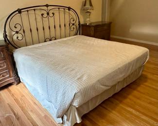 King Iron Bed