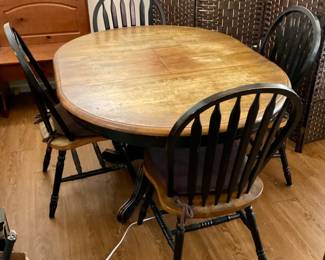 Rustic Distressed Cottage Core Wood Table & 4 Chairs
