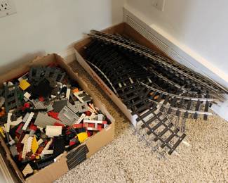 Legos, Tracks