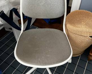 White desk chair