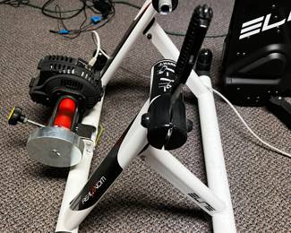 Bicycle attachment for indoors 