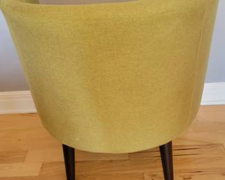 CHARTREUS HORSESHOE BACK CHAIR TUFTED $40