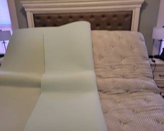 KING SERTA PERFECT SLEEPER PILLOW TOP MATTRESS W/HEAD ADJUSTABLE BASE AND FOAM MATTRESS TOPPER $500, TUFTED ASHLEY HEADBOARD, FOOT BOARD AND SIDE RAILS $150