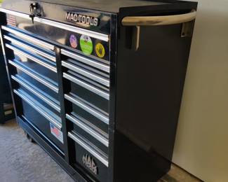 MAC TOOL CHEST ON WHEELS/CASTORS LOCKED W/KEY 13 DRAWERS THIS BRAND IS TOP IN CLASS....MOST LISTING IN THE THOUSANDS OUR PRICE $650