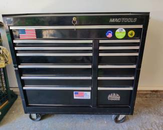 MAC TOOL CHEST ON WHEELS/CASTORS 13 LOCKED W/KEY DRAWER THIS BRAND IS TOP IN CLASS....MOST LISTING IN THE THOUSANDS OUR PRICE $650