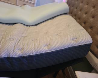 KING SERTA PERFECT SLEEPER PILLOW TOP MATTRESS W/HEAD ADJUSTABLE BASE AND FOAM MATTRESS TOPPER $500, TUFTED ASHLEY HEADBOARD, FOOT BOARD AND SIDE RAILS $150