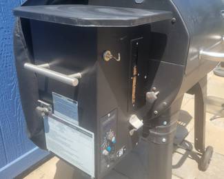 CAMP CHEF 24 INCH SG WIFI PELLET GRILL WITH COVER $200 OUR PRICE (fb list$350/new $749plus tax)