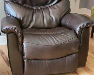 STATE OF THE ART -- TWO LA-Z-BOY ROCKING POWER LEATHER RECLINERS WITH POWER HEADREST AND BACK INFLATING SUPPORT AND ELECTRONIC CHARGING FOR YOUR PHONE/TABLET - $250 EACH
