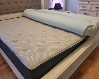KING SERTA PERFECT SLEEPER PILLOW TOP MATTRESS W/HEAD ADJUSTABLE BASE AND FOAM MATTRESS TOPPER $500, TUFTED ASHLEY HEADBOARD, FOOT BOARD AND SIDE RAILS $150