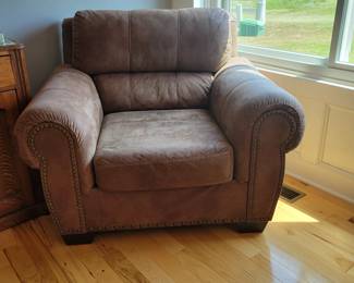 NAILHEAD TRIM SOFA $175, CHAIR $75 AND OTTOMAN $30.....TOTALS ALL 3 FOR  $280