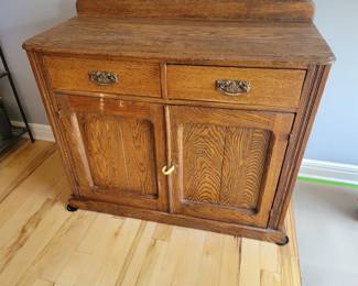 ANTIQUE CABINET $40