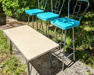 Hairpin table, atomic kitchen/bar stools