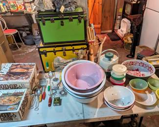 Cast iron cookware Vintage enamel bowls