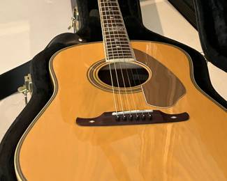 Beautiful Fender Guitar and case like new