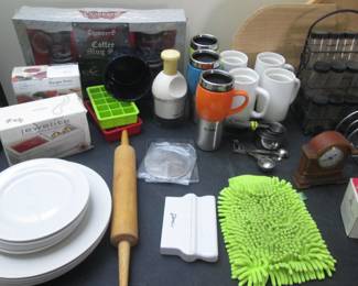 "Choppers" Coffee Mug Set, NEW! (Back of Table)