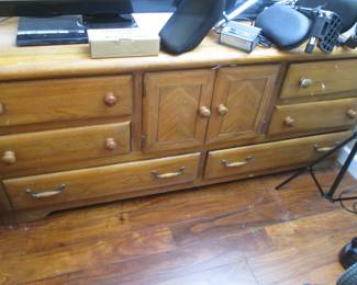 Dresser, 72" X 20" X 32"