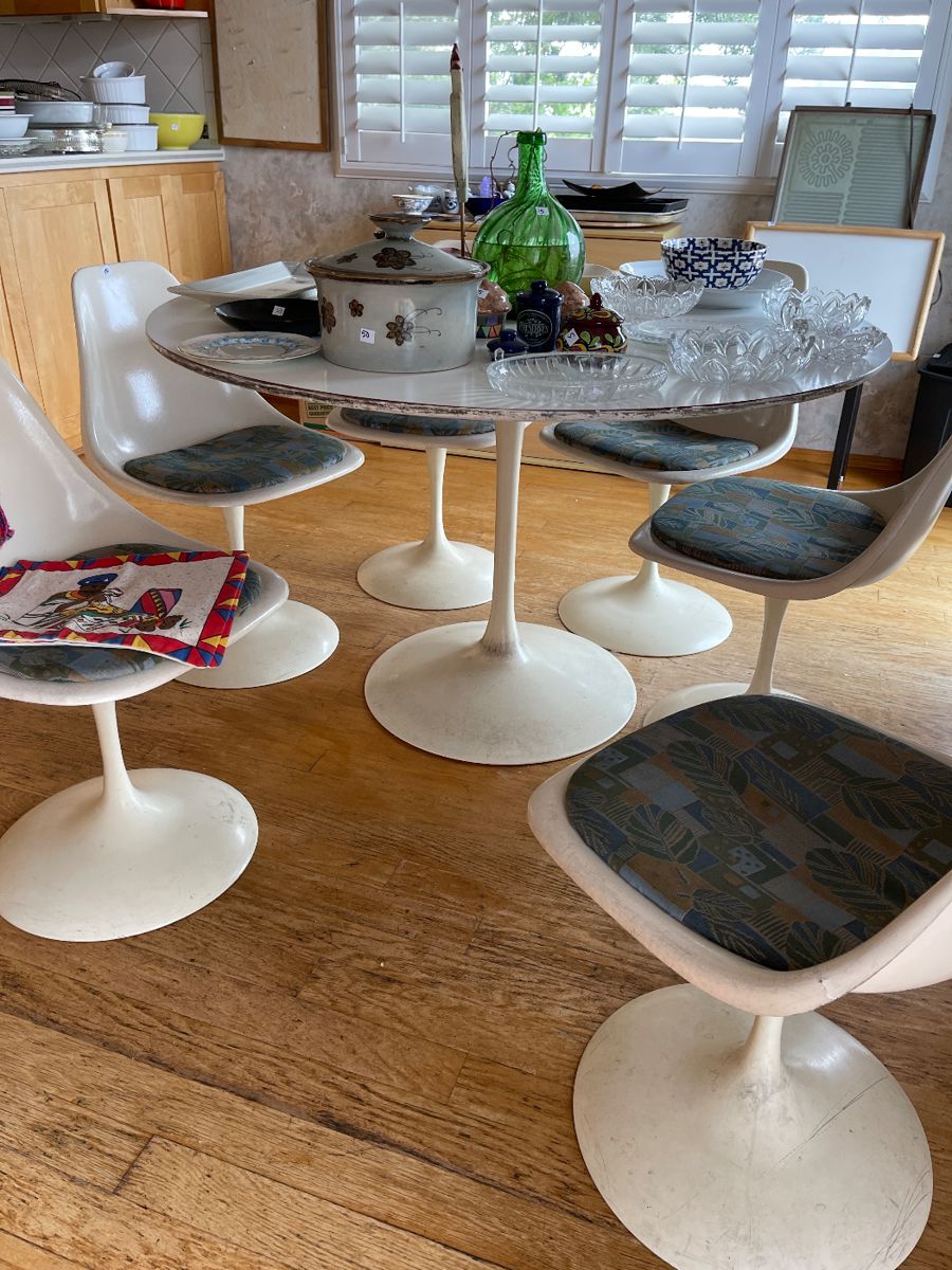 Saarinen Tulip table and chairs