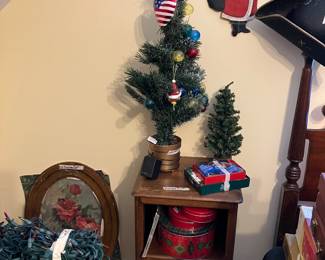 Night stand & Christmas 