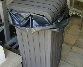 Outdoor Trash bin