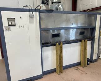 Commercial gas pizza oven, excellent, ready to go, is still hooked up, you will need to do all the moving work. Owner may be able to help out finding the company who moved it and installed, but they are out of Chicago area. Buy it now for $6,000.00 or make you best offer.