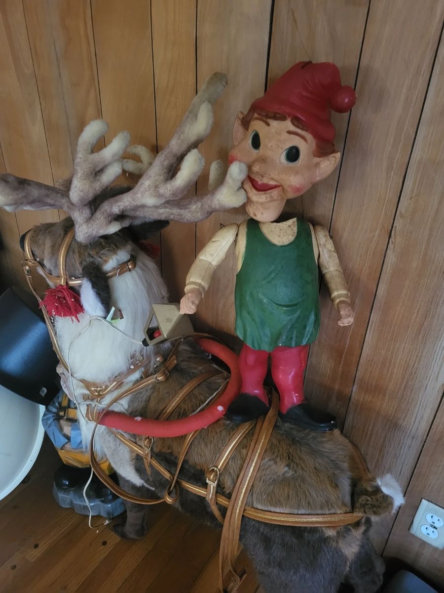 Rare blow mold with moveable head and arms