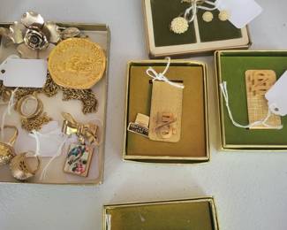 Vintage Notre Dame money clips