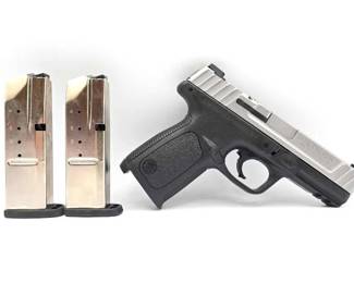 #324 • Smith & Wesson SD40 VE 40S&W Semi-Auto Pistol