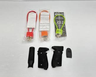 #1714 • Gun Locks & Stock