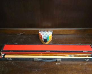 #6016 • Dufferin 19oz Pool Cue Billard with Case and Pool Shot Glasses