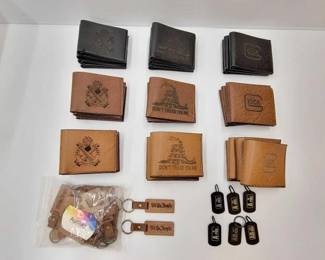 #2000 • Wallets & Keychains