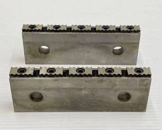 #1886 • (2) Gorilla Jaw Kurt Vises