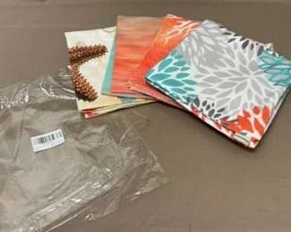 New Set Of 4 Pillowcases 