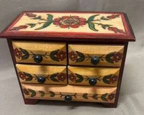  009 Beautiful Jewelry Box