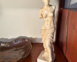 Resin Figural Statue of VENUS