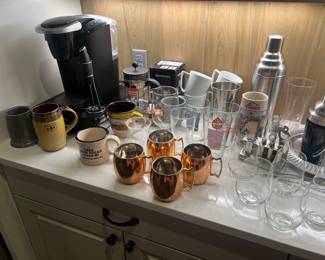 Bar ware & coffee station