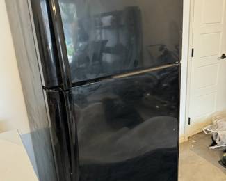 Garage refrigerator Frigidaire 