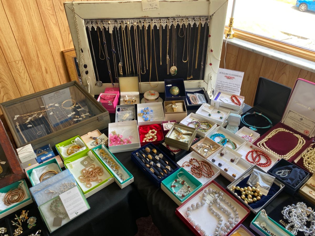 extra-large-estate-sale-west-mifflin-starts-on-6-7-2024