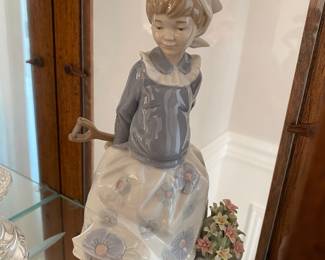 Lladro Little Dutch Gardener Figurine - 5671 