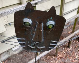 Rustic Metal Cat Face Garden Art