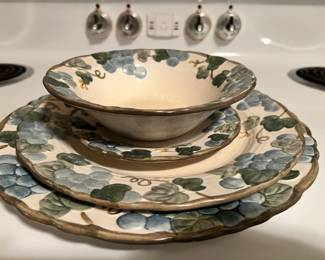 Poppytrail by Metlox - 4 Piece Setting