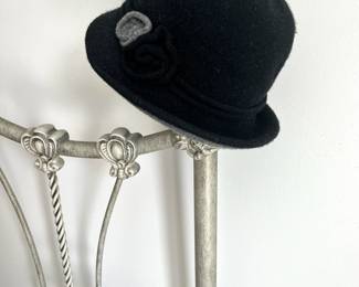 Shihreen Black Women's Bowler Hat