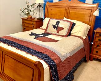 Queen sleigh style bed/Mattress