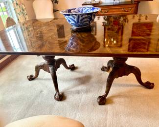 Henredon dining table