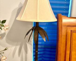 Palm tree base lamp