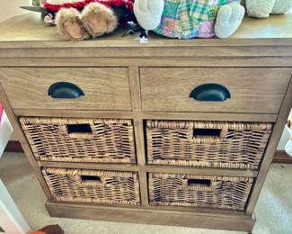 Chest with wicker drawers
