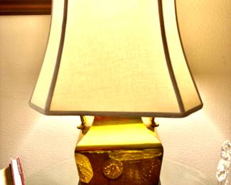 Wide brass base lamp