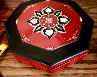 Vintage inlaid mother of pearl lacquer box