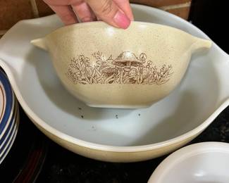 Pyrex Forest Fancies Mushroom Mixing Bowls