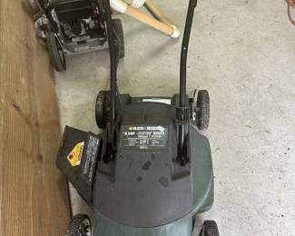 Black & Decker Electric Lawnmower