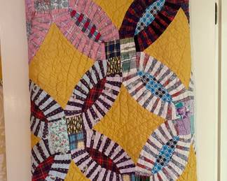 Vintage Double Wedding Ring Quilt